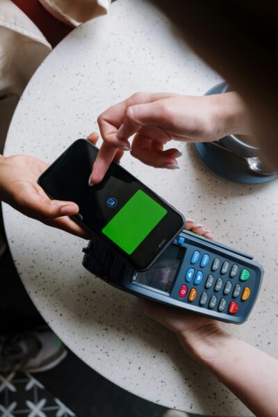 Cession de TrustCB à NMi, société appartenant au portefeuille de LLCP