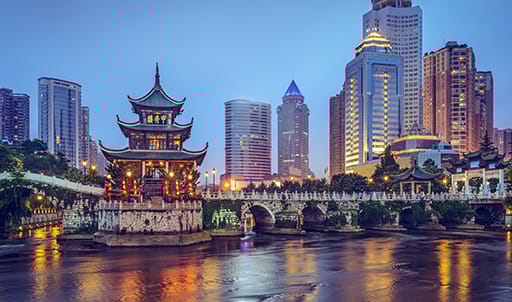 Chinese growth slows to 9 year lows