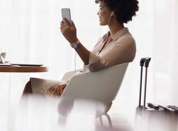 Complimentary local and international airport lounge access