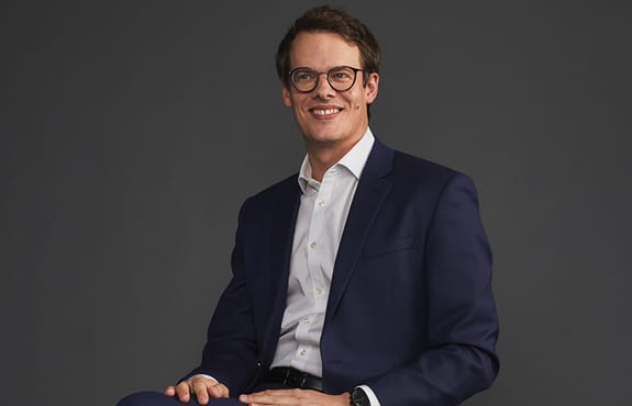 Luke Stower, Private Banker