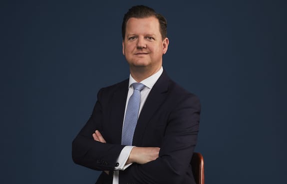 Will Chipperfield, Private Banker