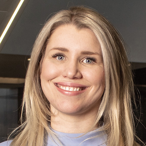 Simone Smith, Investec