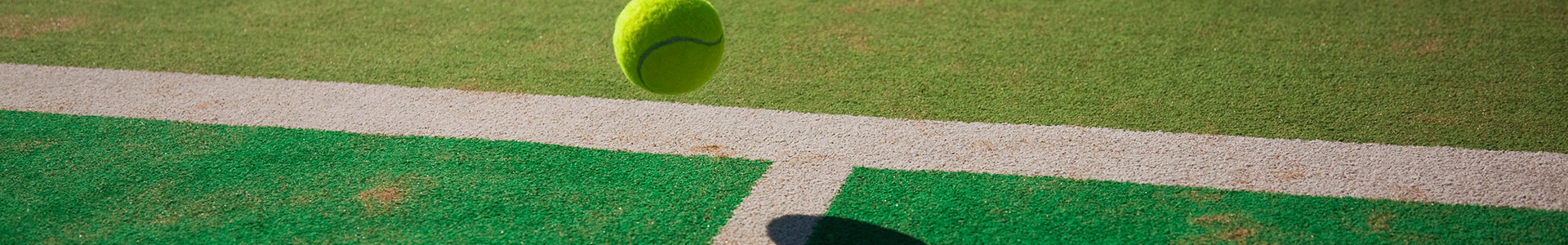 Tennis ball bouncing