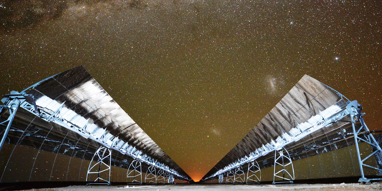 Bokpoort CSP plant mirrors at night time