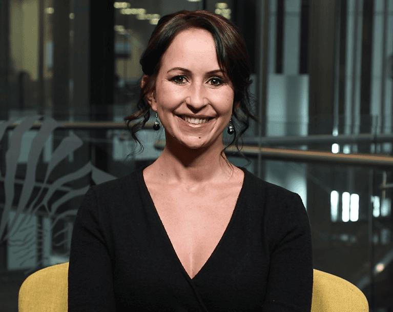 Claudia Thompson headshot