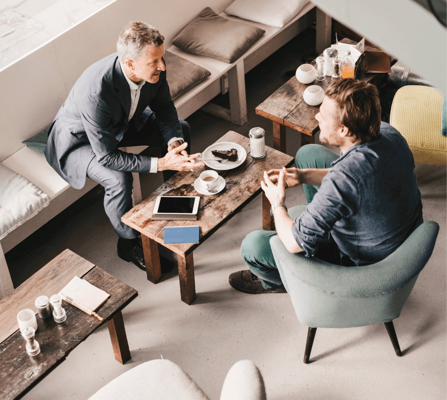 men having a breakfast meeting