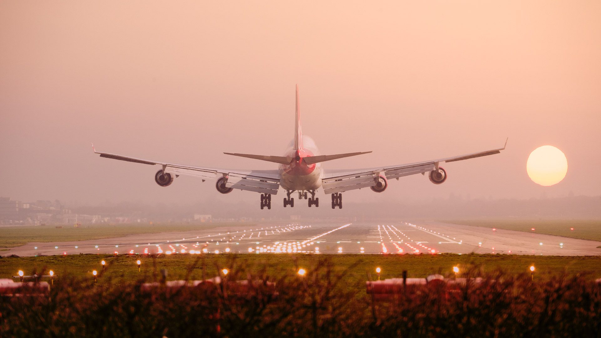 Plane coming into land