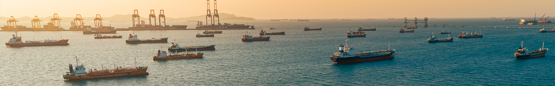 Image of ships in the ocean