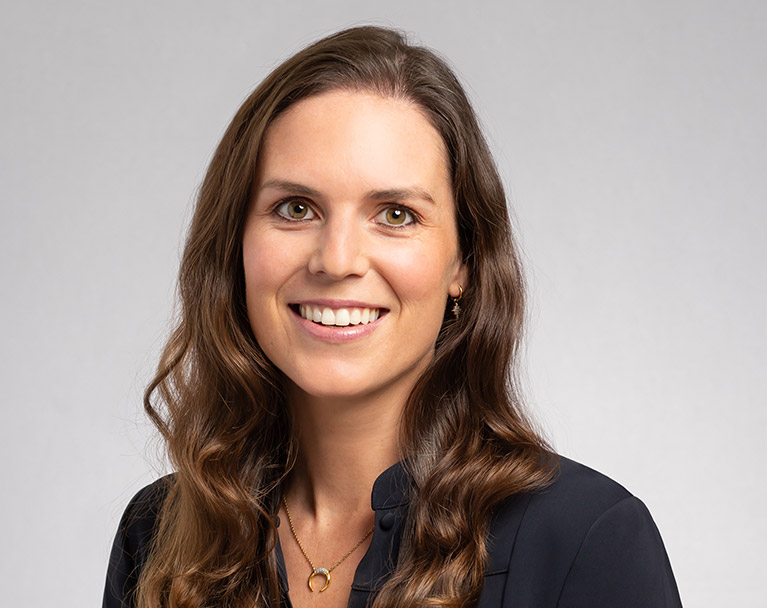 Lucy Arnold, Private Banker, Investec