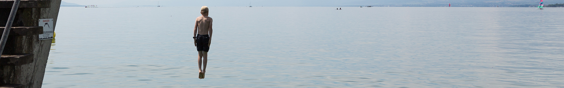 Outdoor diving into the sea