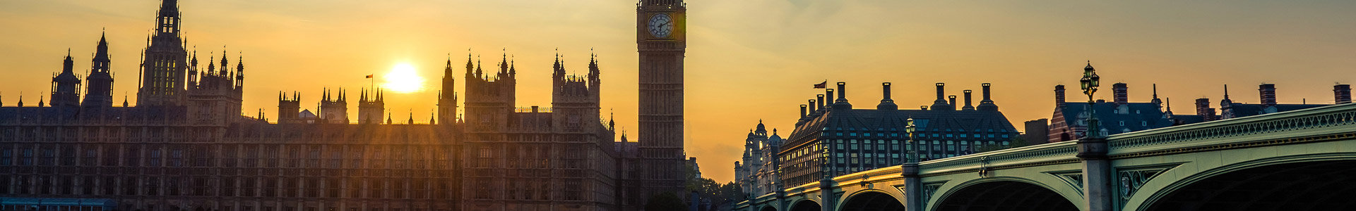 Sunset over houses of parliment and westminster bridge