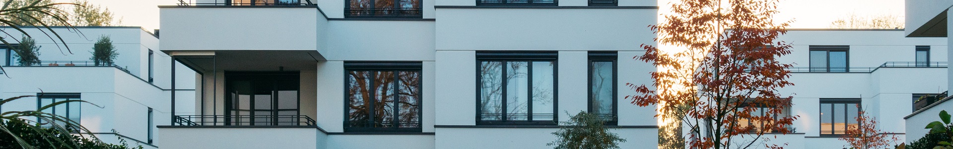 Modern property for sale, the buyer must need a mortgage broker. 